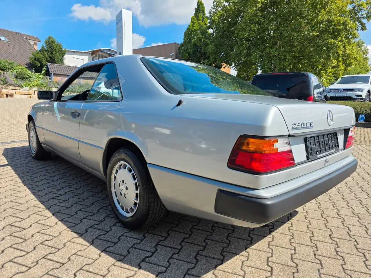 Mercedes-Benz 230 CE, foto 6