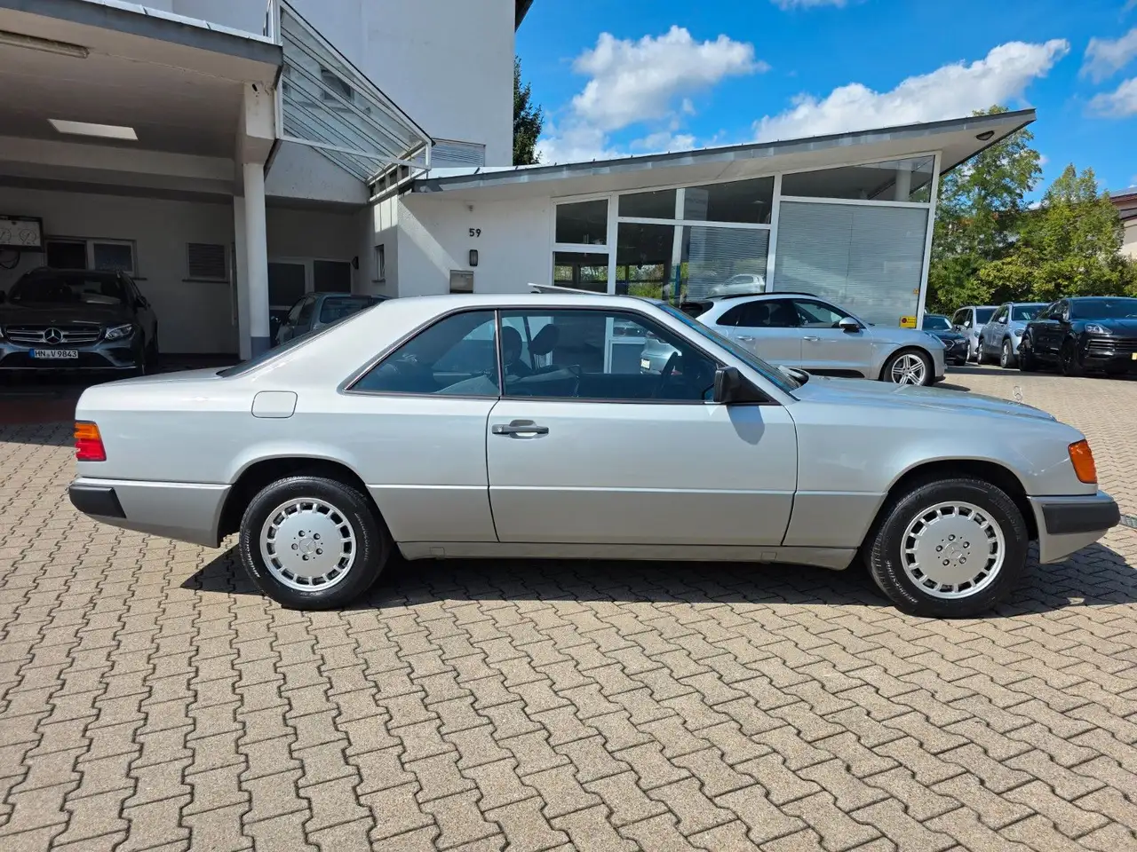 Mercedes-Benz 230 CE, foto 3
