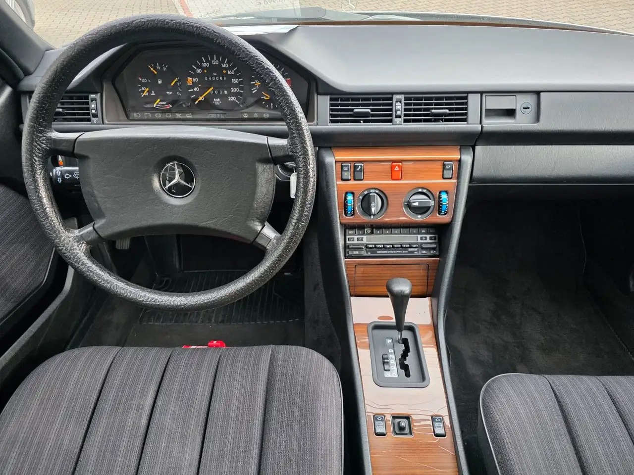 Mercedes-Benz 230 CE, foto 10
