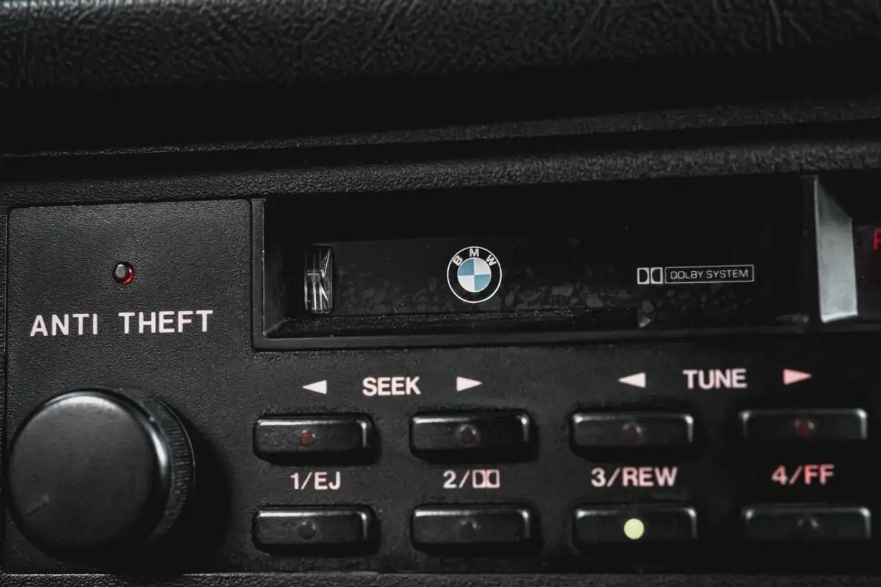 BMW 6 Series снимка BMW 6 Series