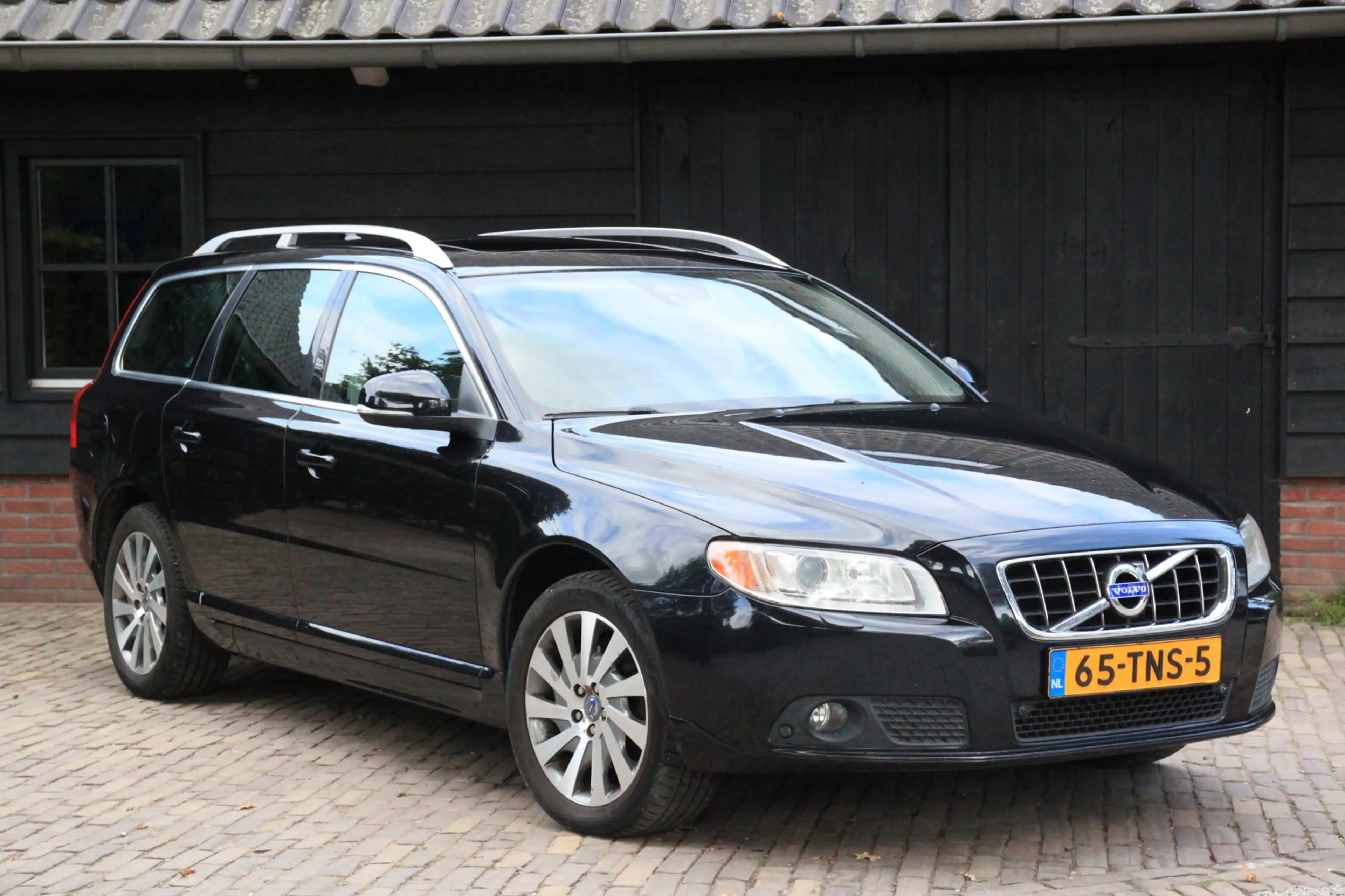 Volvo V70 1.6 T4 Limited Edition Elek-Dak/Xenon/Leer/Parkeer — photo 2