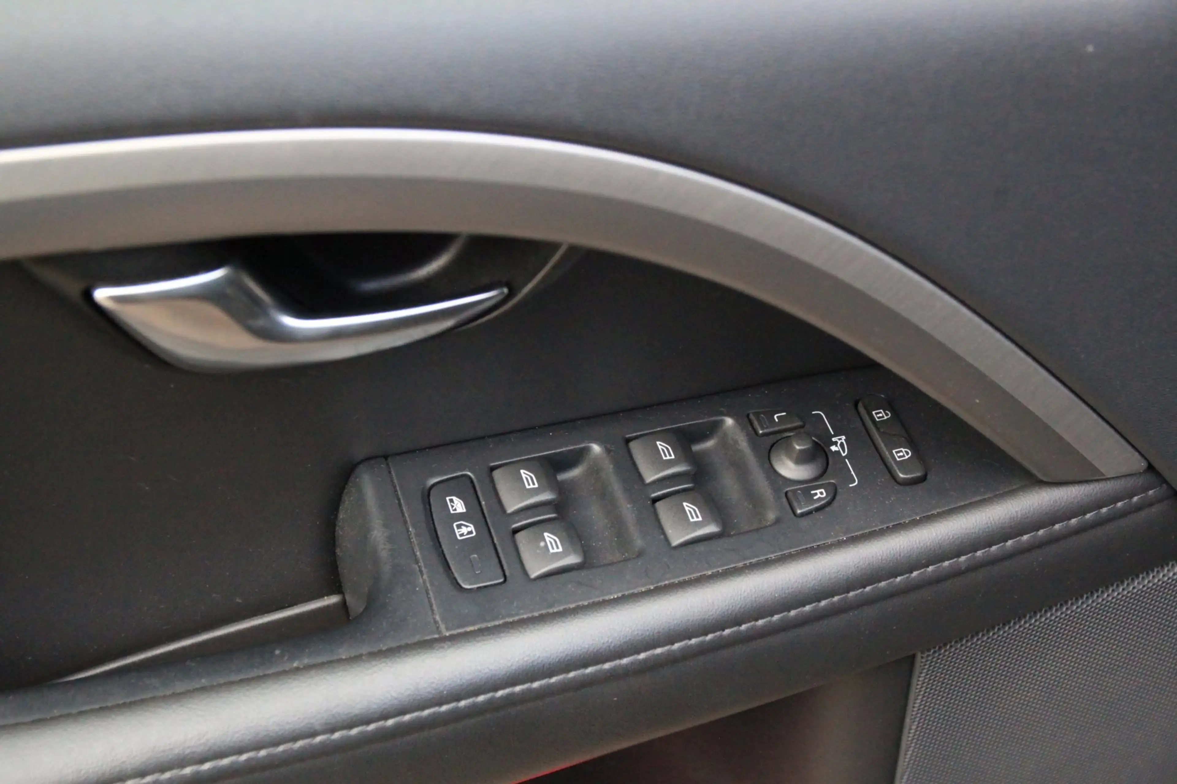 Volvo V70 1.6 T4 Limited Edition Elek-Dak/Xenon/Leer/Parkeer — photo 25