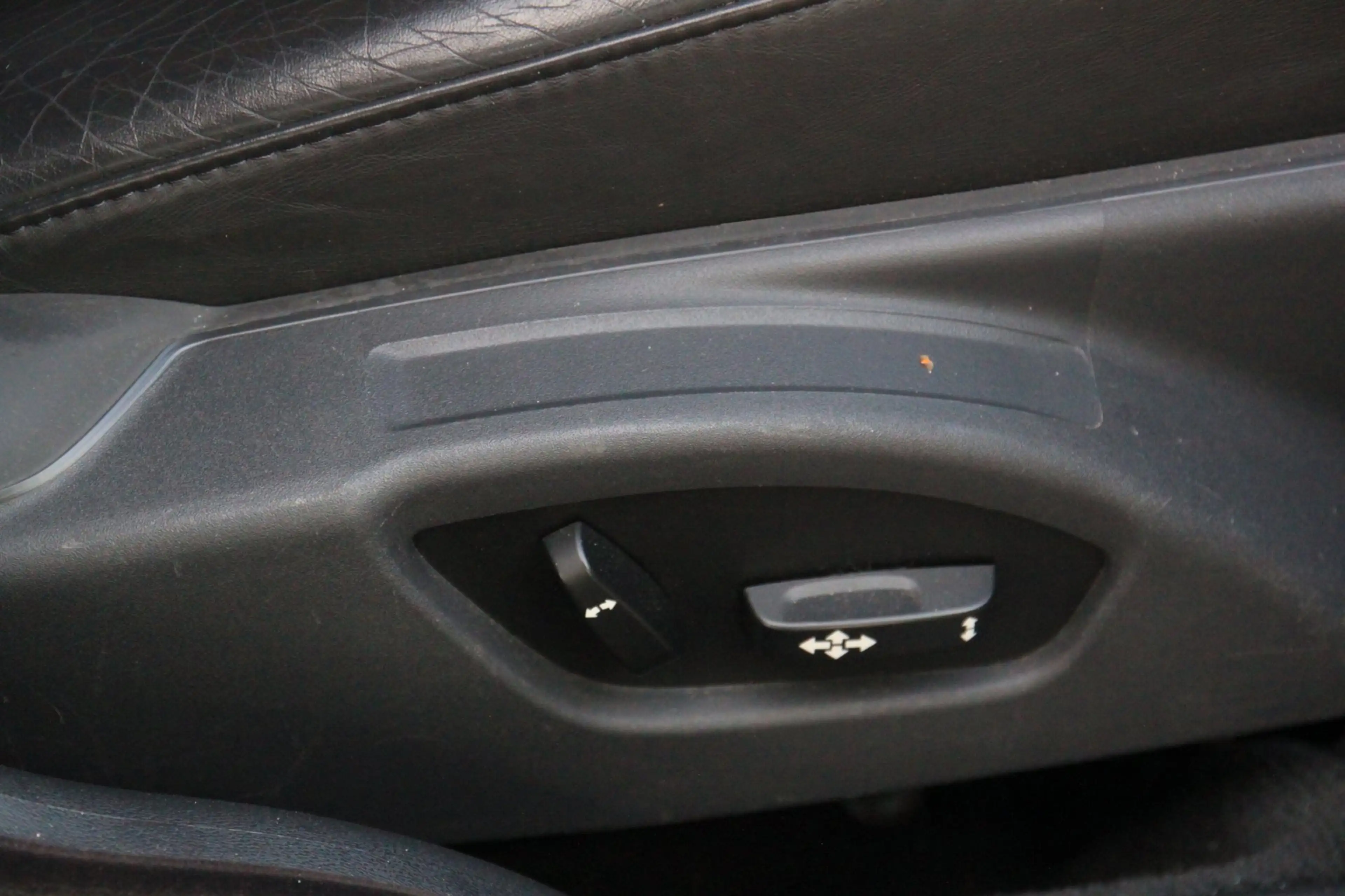 Volvo V70 1.6 T4 Limited Edition Elek-Dak/Xenon/Leer/Parkeer — photo 14