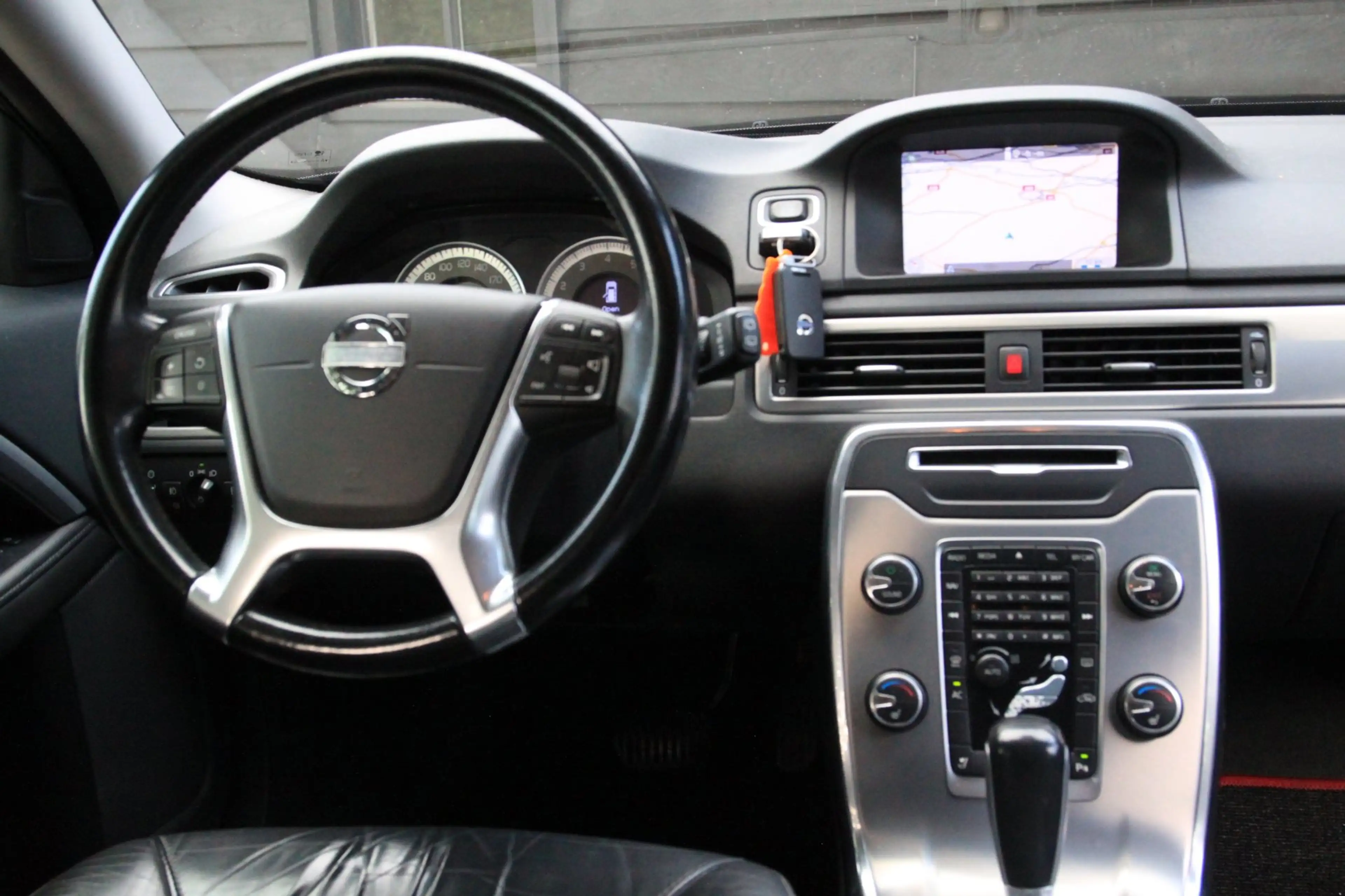 Volvo V70 1.6 T4 Limited Edition Elek-Dak/Xenon/Leer/Parkeer — photo 24