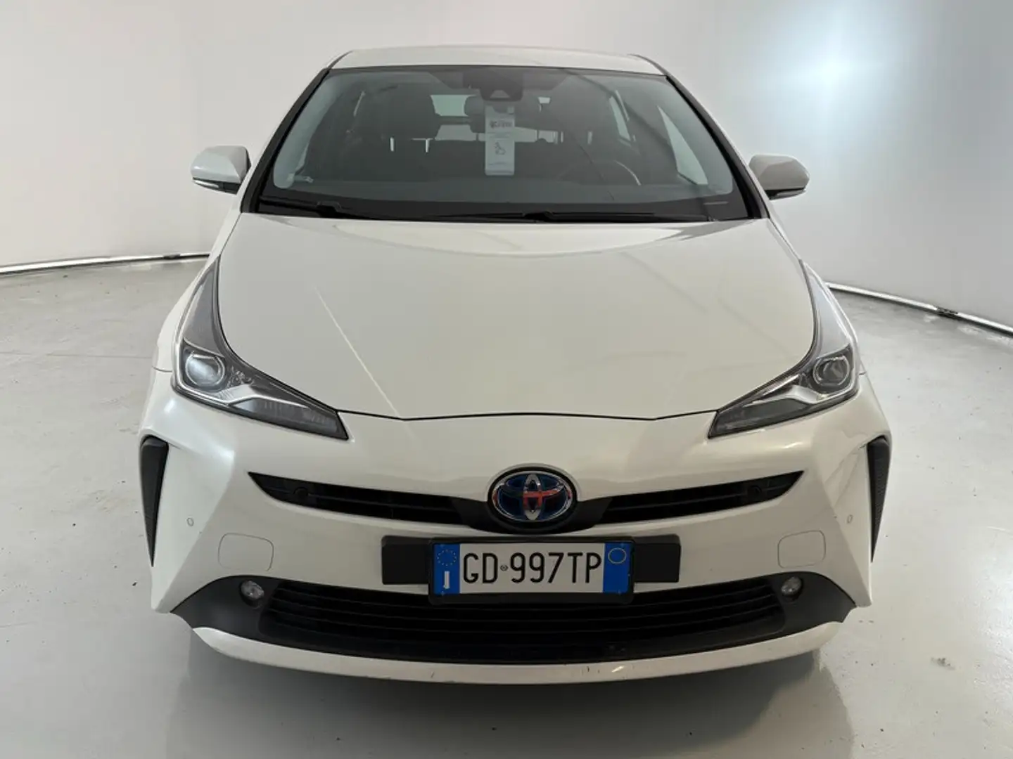 Toyota Prius 1.8 Hybrid Lounge Wit - 2