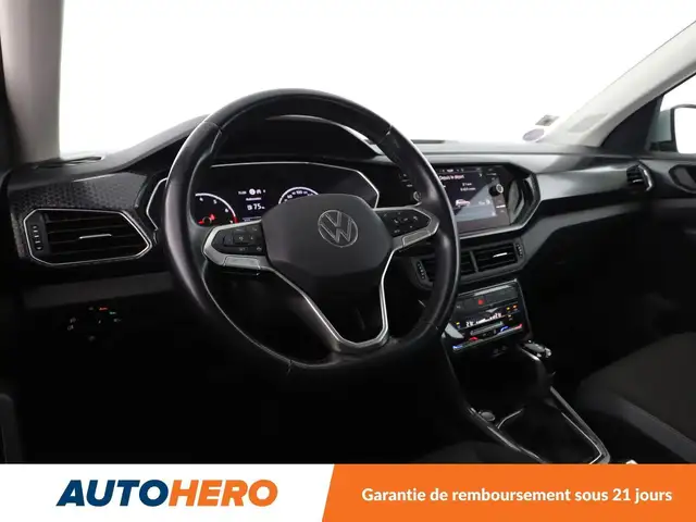 Volkswagen T-Cross view 11