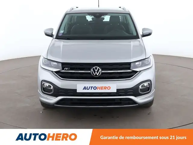 Volkswagen T-Cross view 9