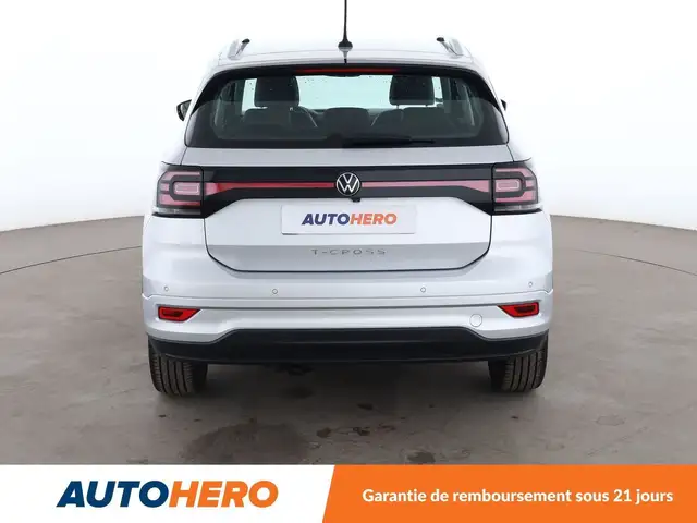 Volkswagen T-Cross view 5