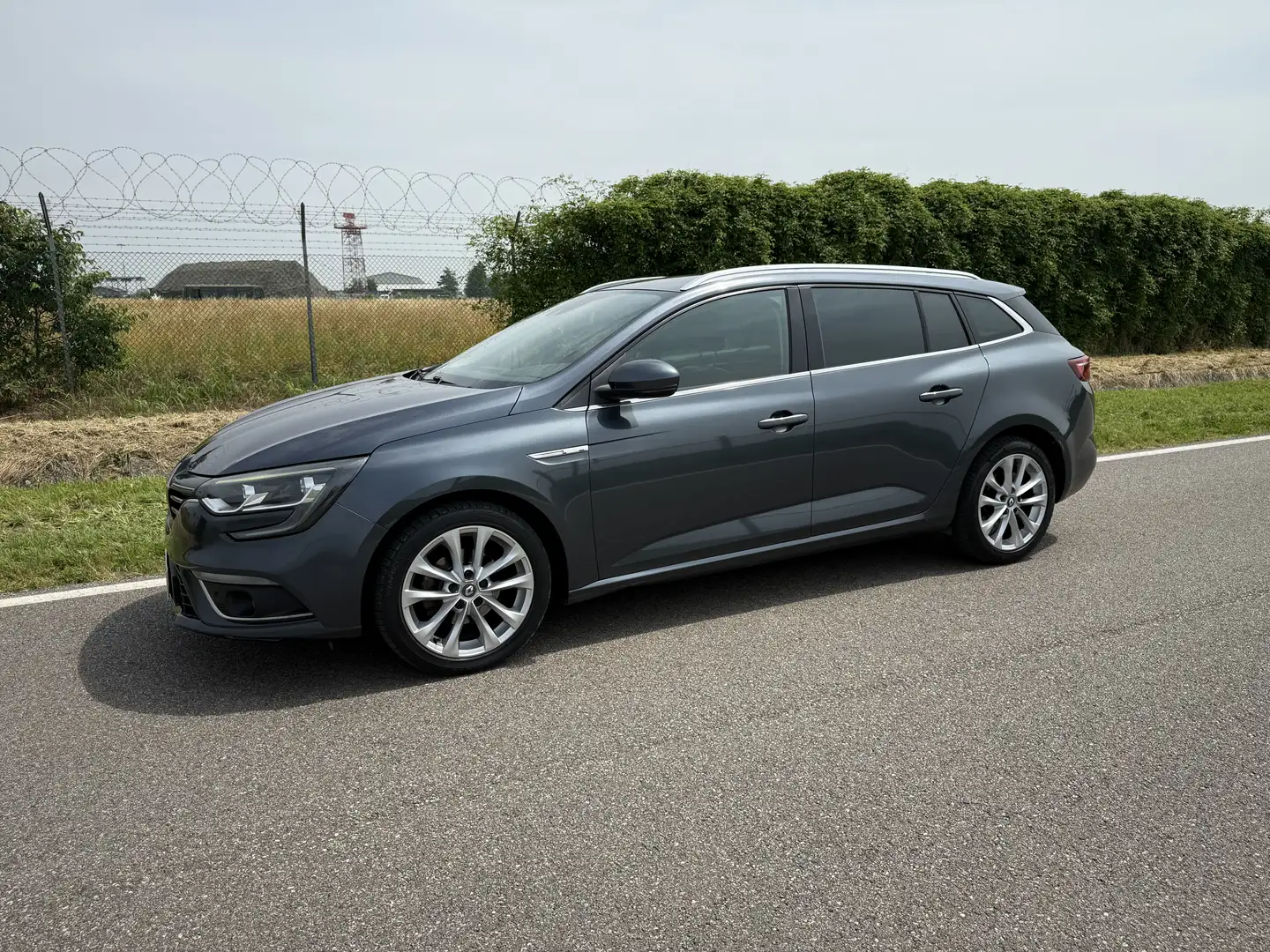 Renault Megane Renault Megane 4 dCi 110 EDC INTENS - 1