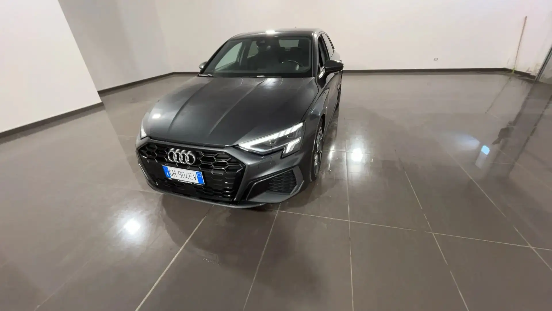 Audi A3 A3 S back 45 1.4 tfsi e S line edition Grigio - 1