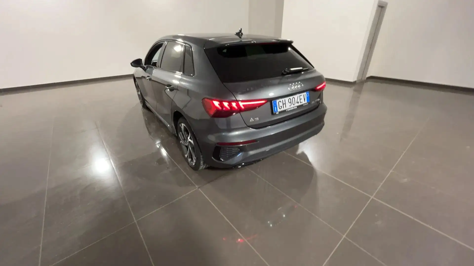 Audi A3 A3 S back 45 1.4 tfsi e S line edition Grigio - 2