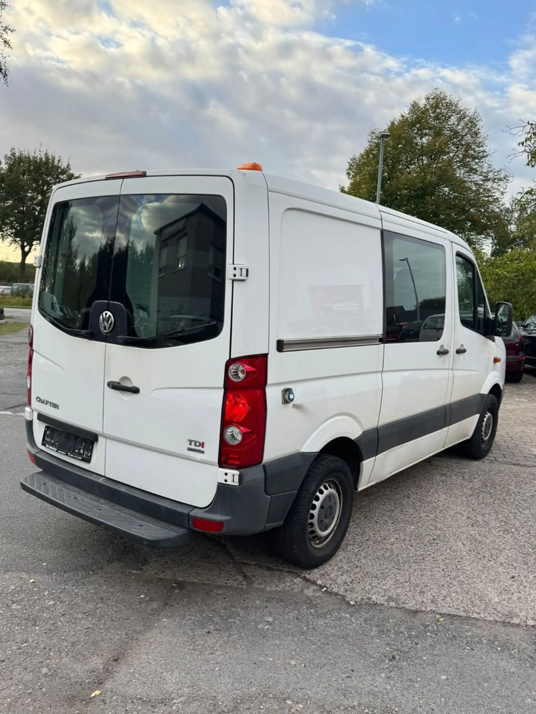 Volkswagen Crafter Kasten 35 L2H2 mittel Hochdach — photo 4