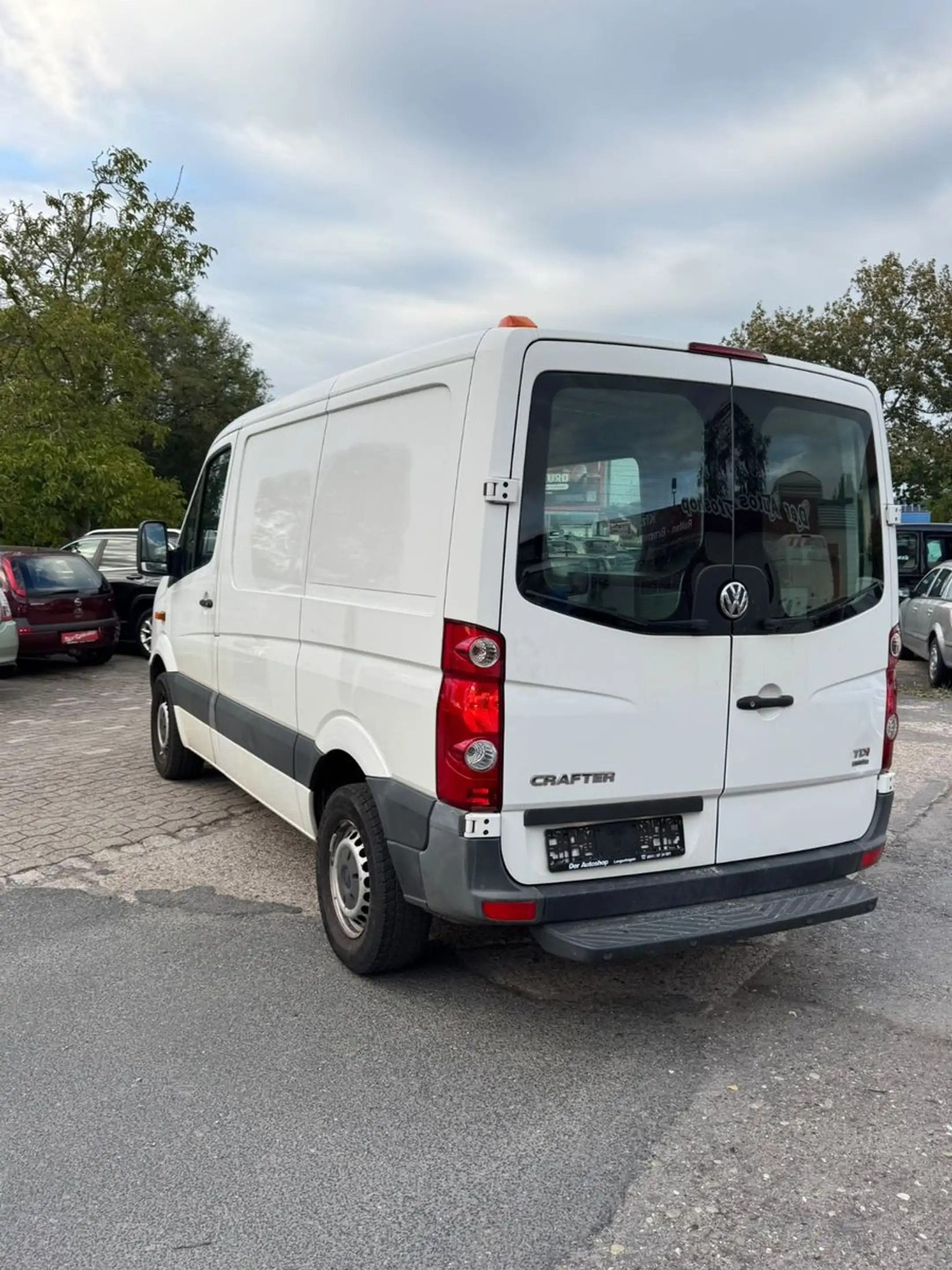 Volkswagen Crafter Kasten 35 L2H2 mittel Hochdach — photo 6