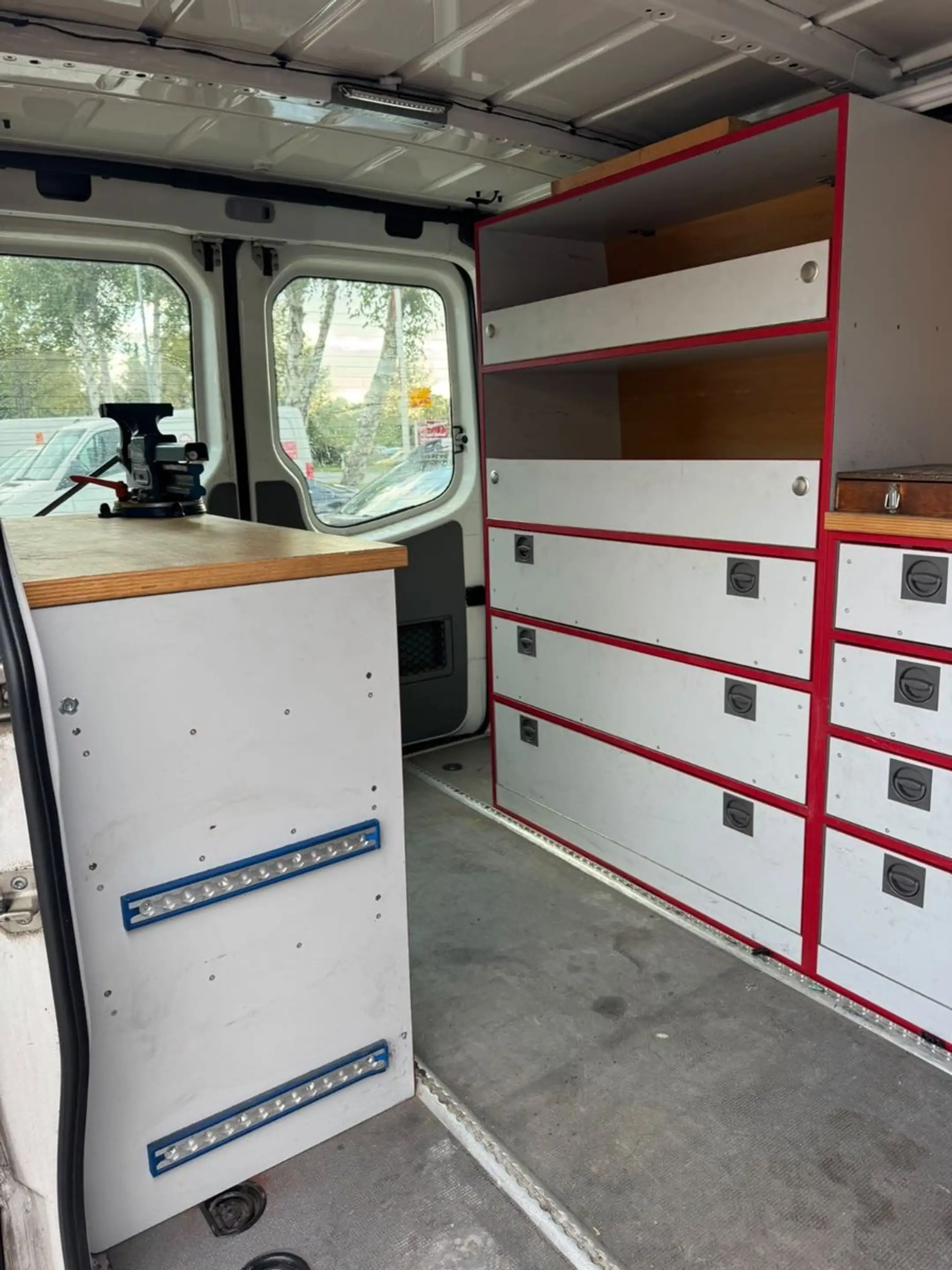 Volkswagen Crafter Kasten 35 L2H2 mittel Hochdach — photo 10