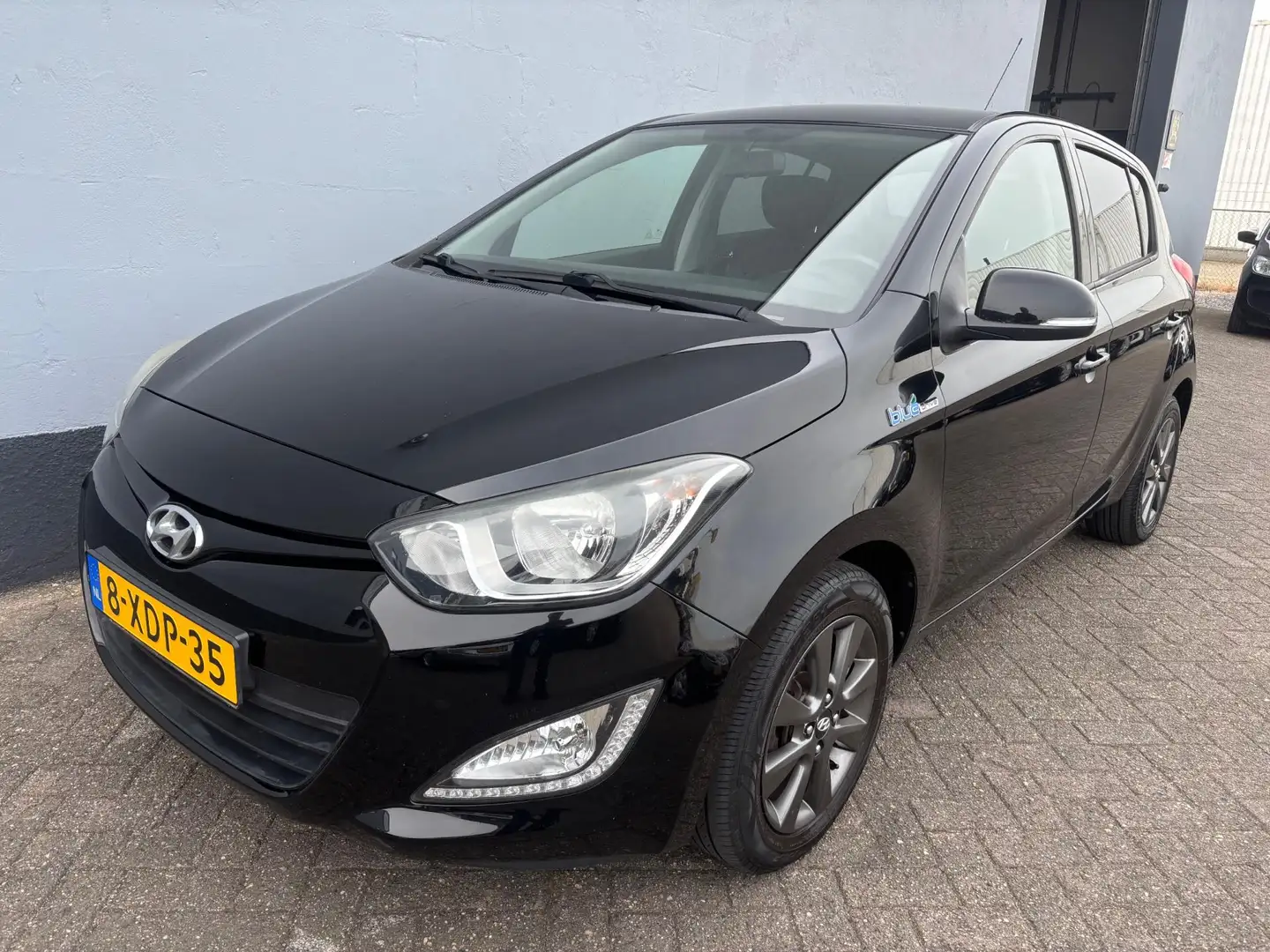 Hyundai i20 1.2i Go! 5-Deurs - Airco - LMV Schwarz - 1