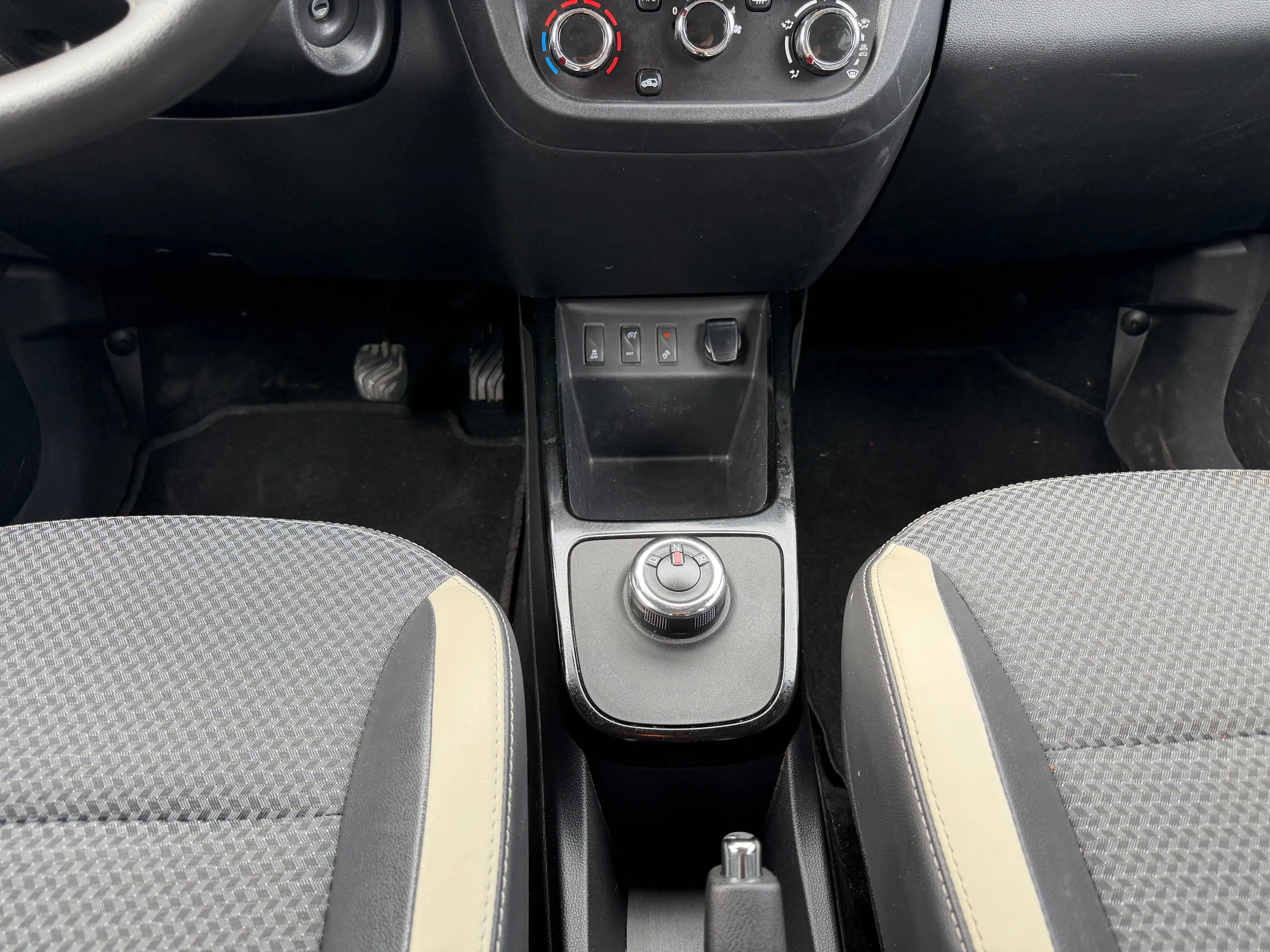 Dacia Spring Essential (Elektro) — photo 12
