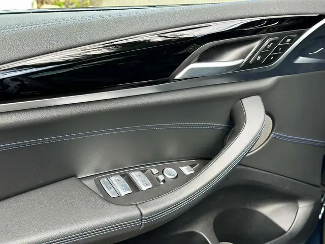 BMW iX3 M Sport M-Sportpaket Ansicht 12