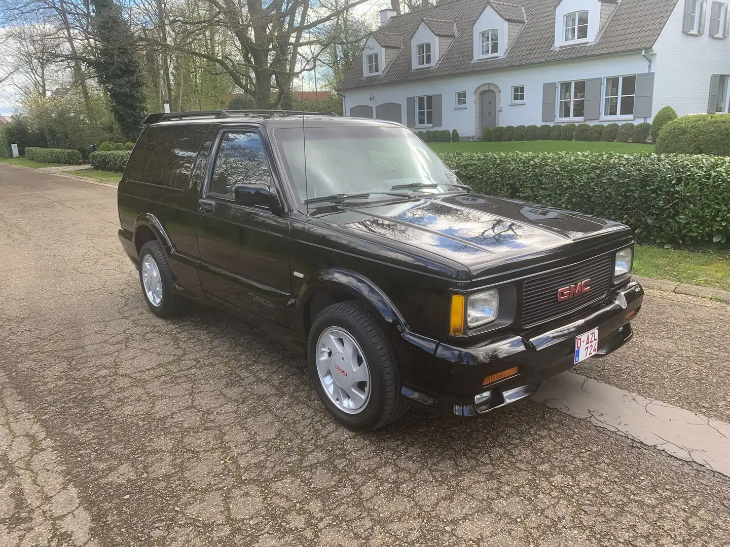 GMC Typhoon 4.3 Turbo Schwarz - 1