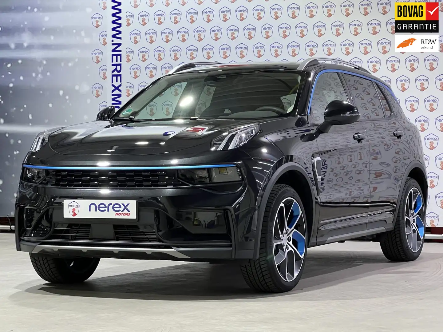 Lynk & Co 01 1.5 PANO/CAMERA/AUTO-PILOT/MEMORY/APPLE-CARPLAY Zwart - 1