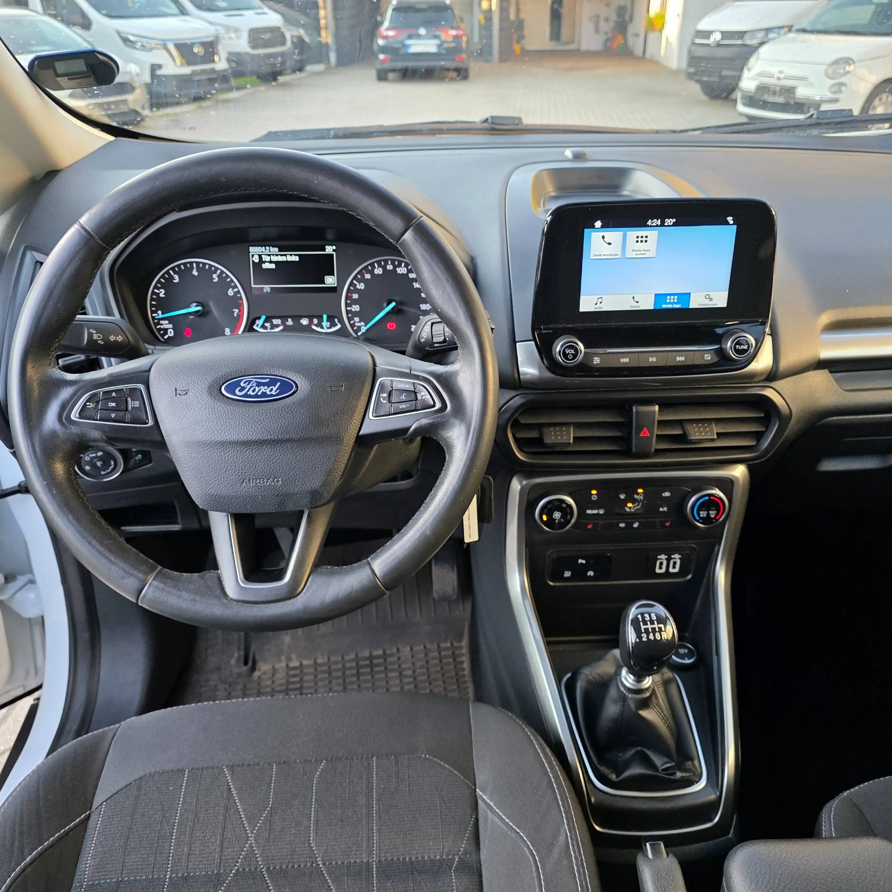 Ford EcoSport Trend — photo 9