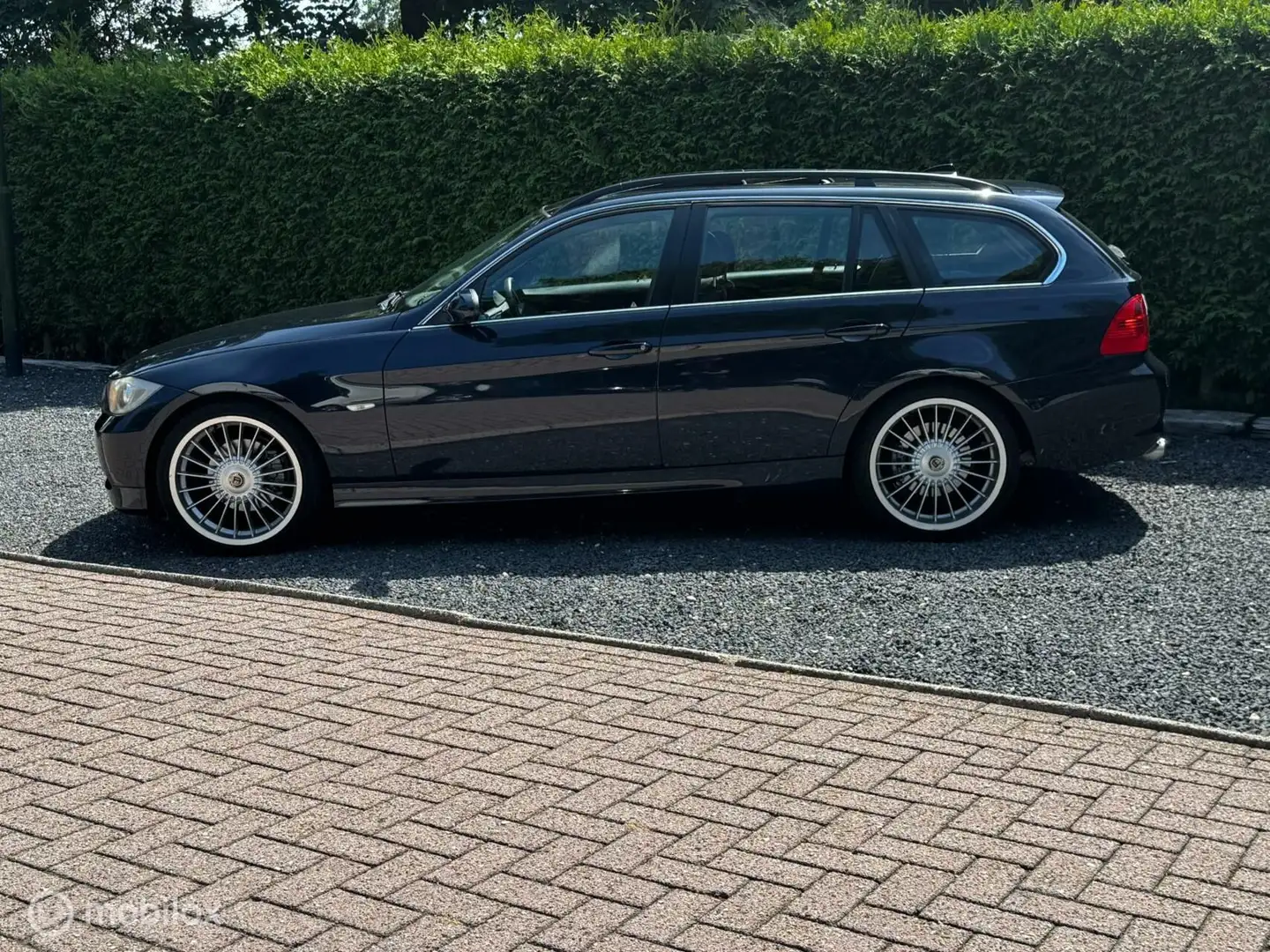 BMW 325 3-serie Touring 325i EXE AUT LEDER/PANO/ECC-AIRCO/ Blauw - 2