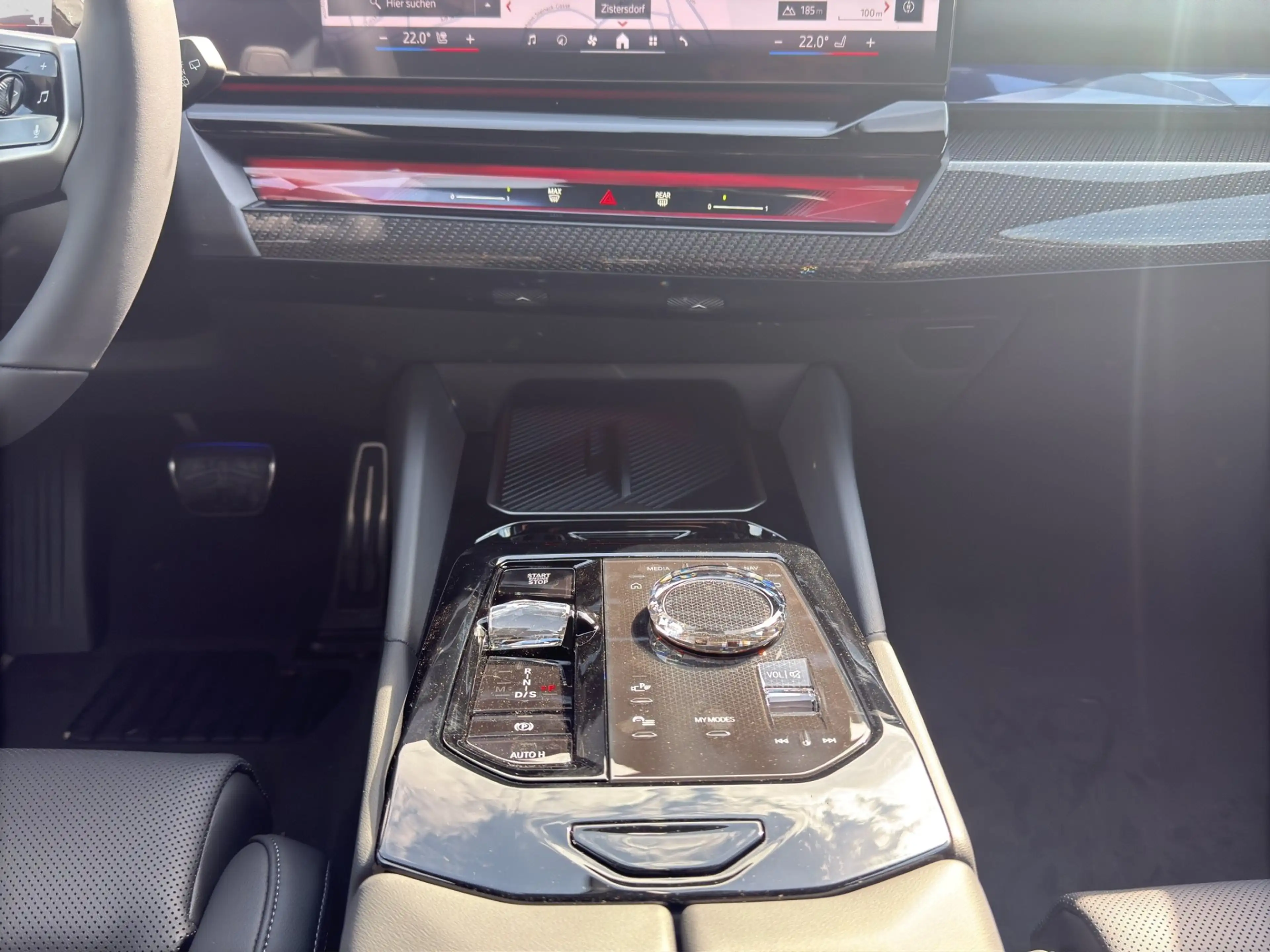 BMW 550 e xDrive — photo 15