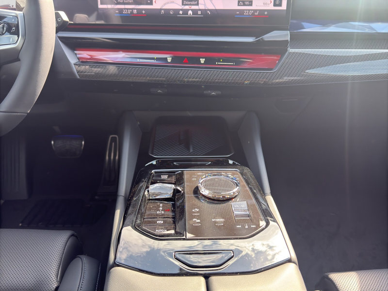 BMW 550 e xDrive — photo 15