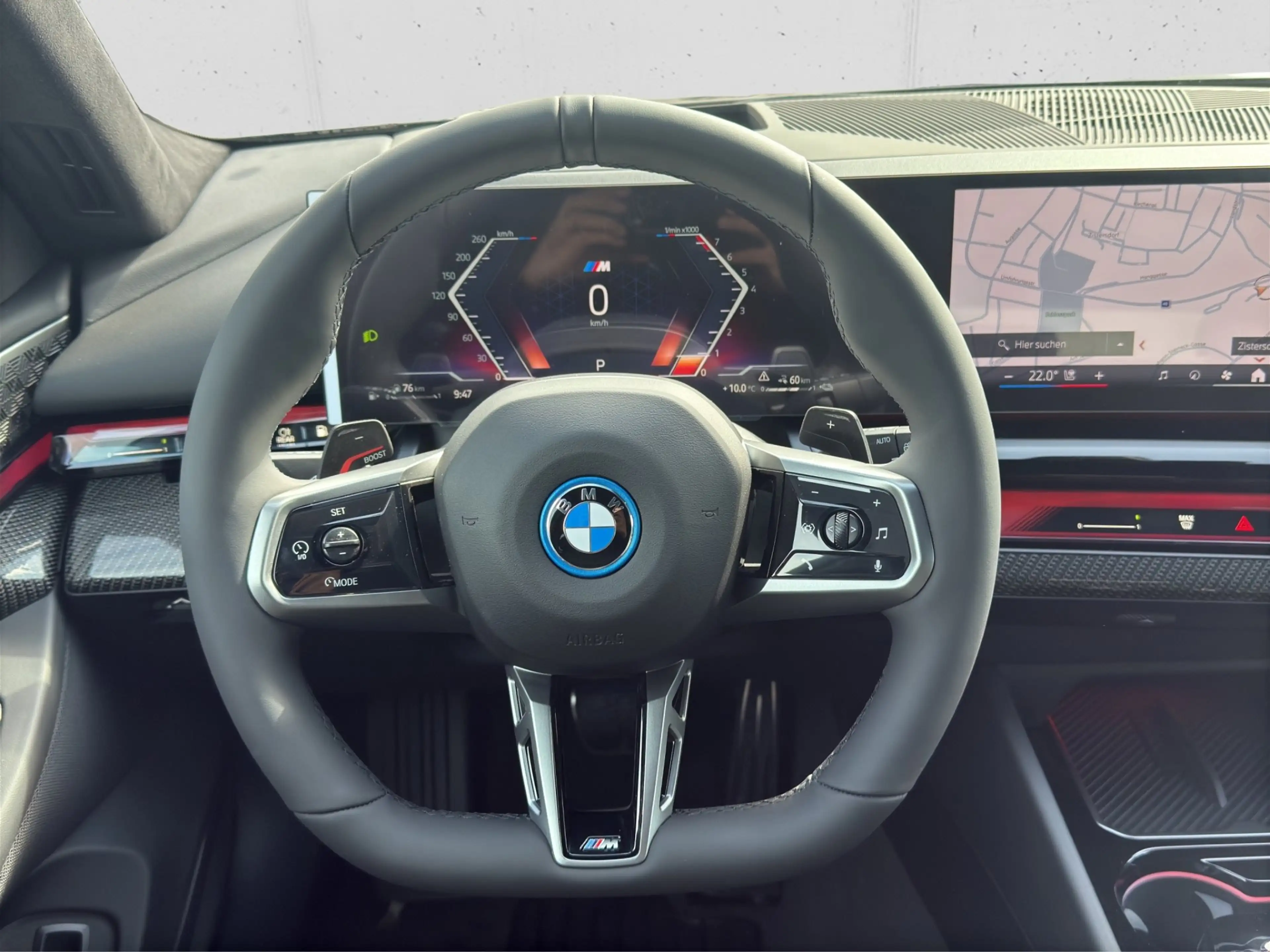 BMW 550 e xDrive — photo 12