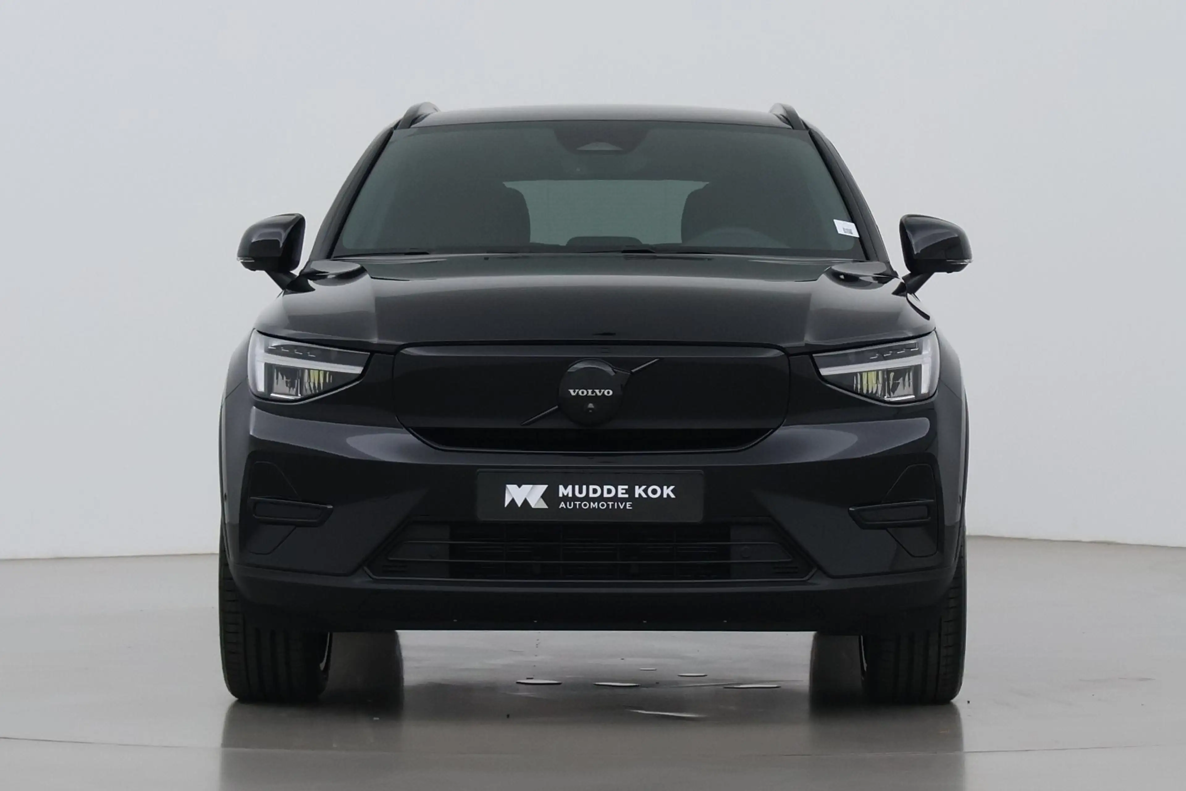 Volvo EX40 Single Motor Extended Range Plus Black Ed. 82 kWh — photo 17