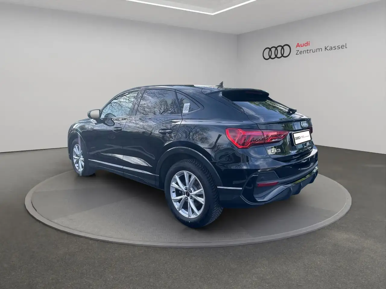2025 Audi Q3 Sportback 35 TFSI S line LED AHK Kamera, photograph 5