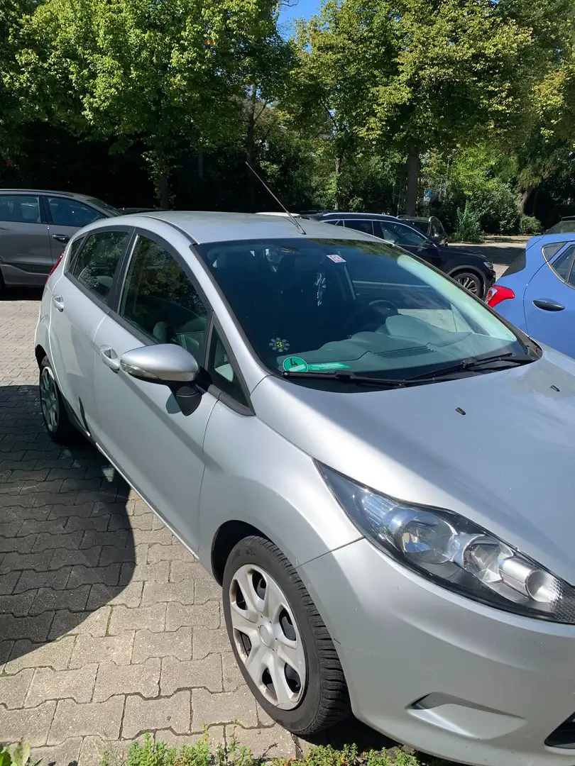Ford Fiesta Fiesta 1.25 Ambiente Silber - 1