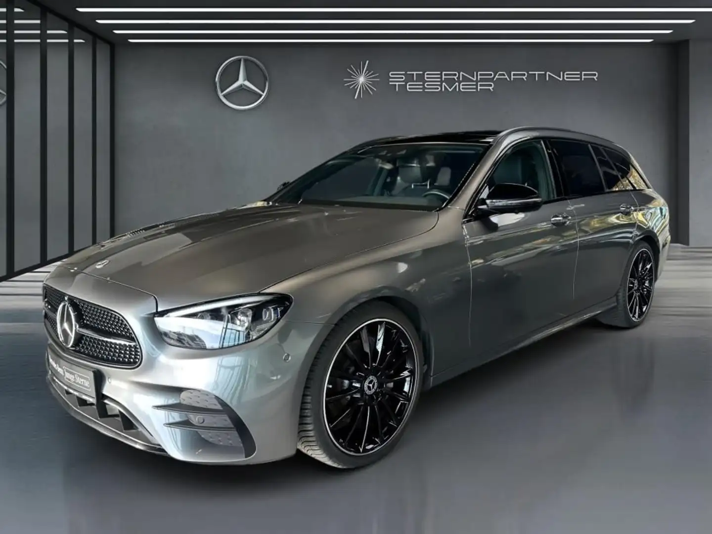 Mercedes-Benz E 220 d T AMG,MBEAM,BURM,DISTR,MEM,360°,PANO,AHK Gris - 1
