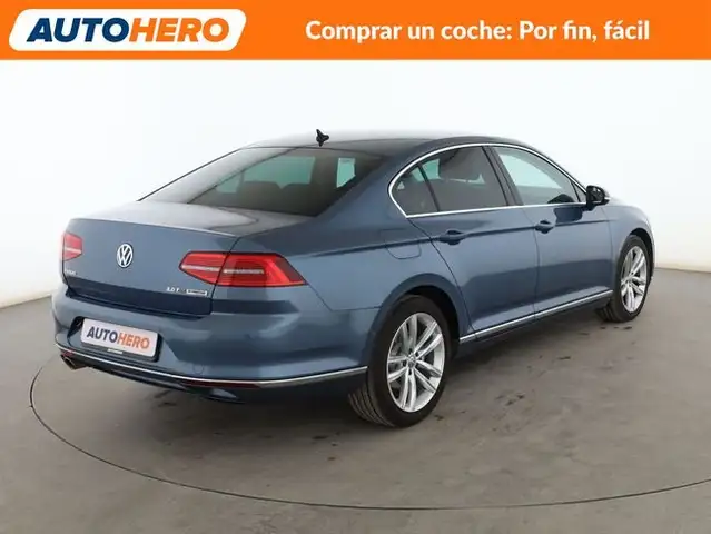 Volkswagen Passat view 6