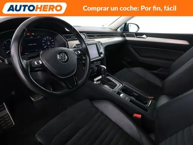 Volkswagen Passat view 12