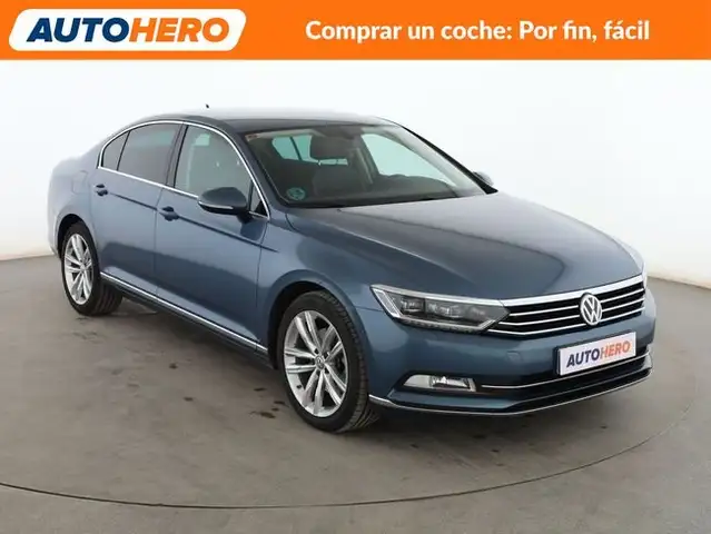 Volkswagen Passat view 8