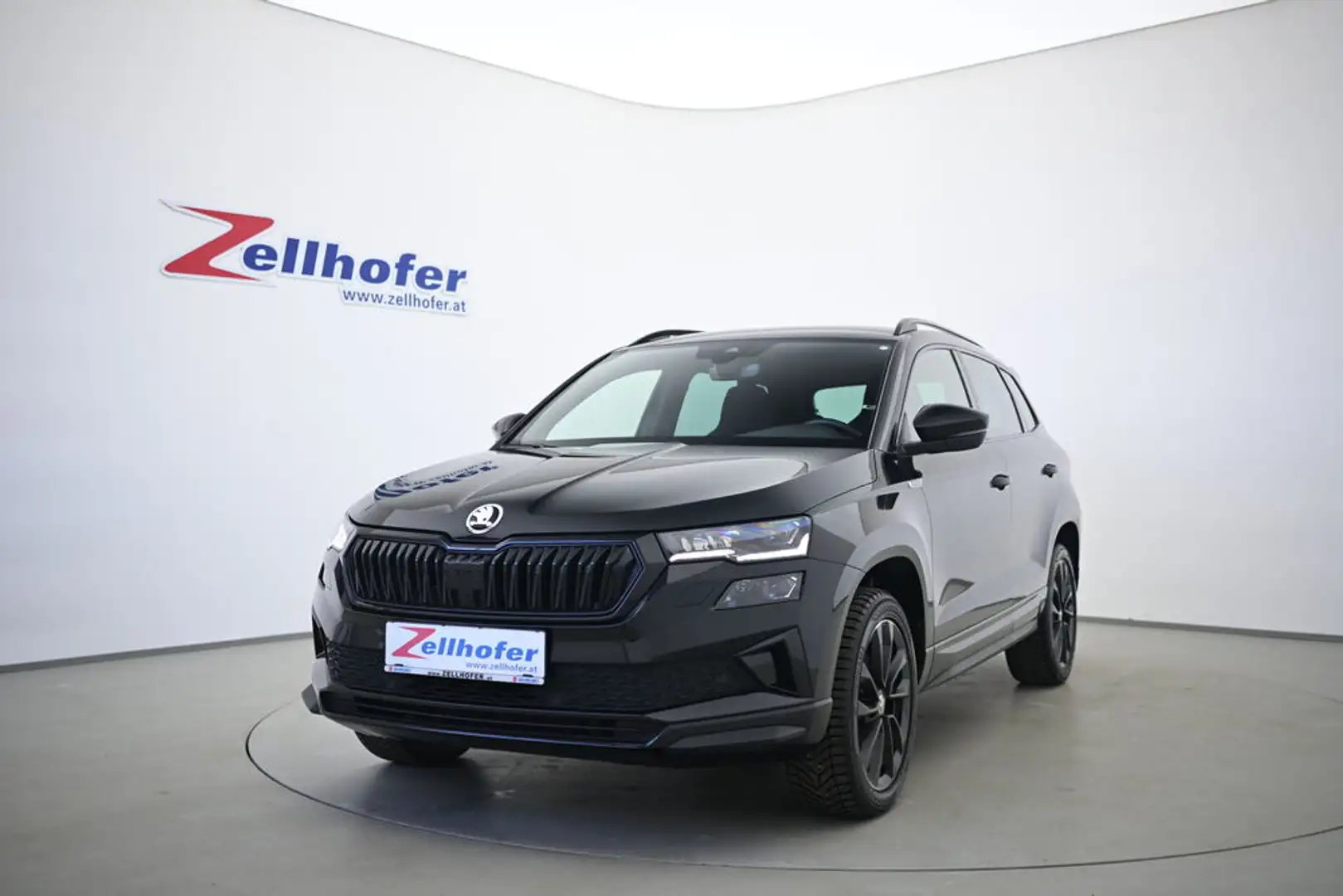 Skoda Karoq 2,0 TDI Sportline Schwarz - 1