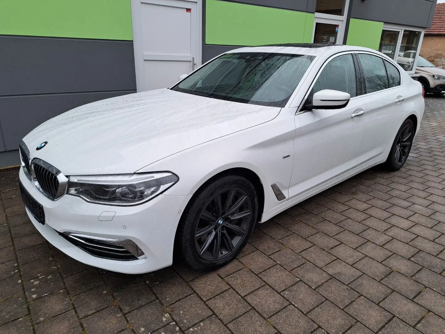 BMW 540 5 Limousine 540 i Luxury Line Weiß - 2