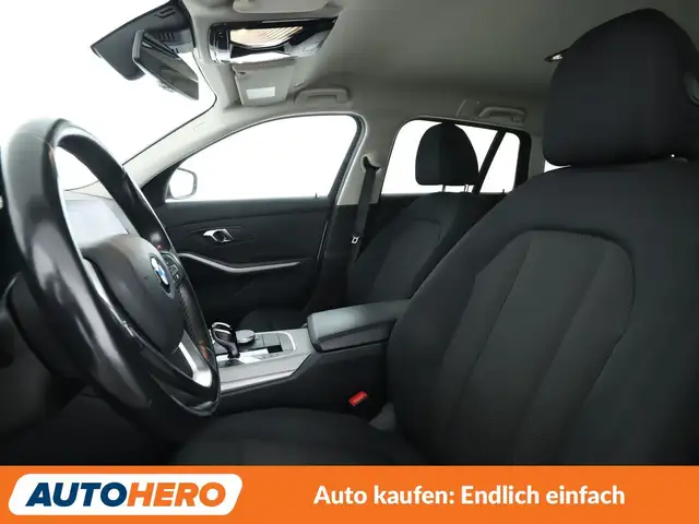 BMW 3 Series view 10
