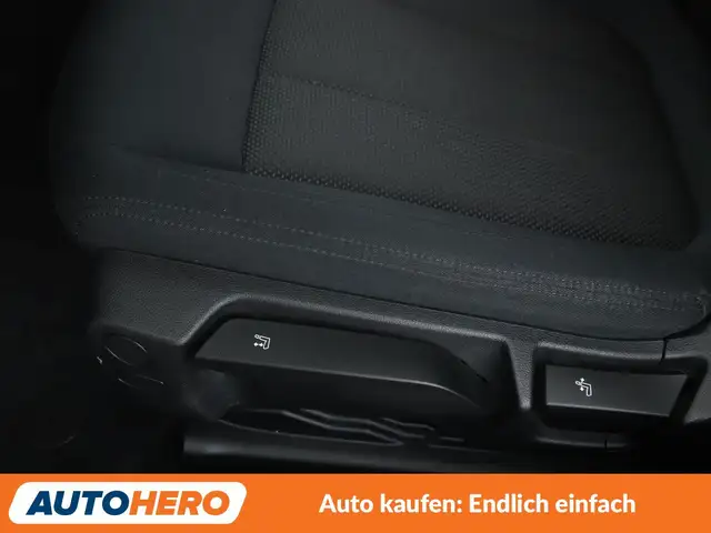 BMW 3 Series view 20