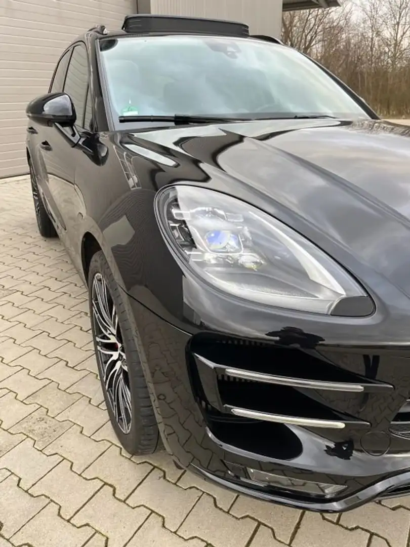 Porsche Macan Turbo 2016 / 400CH Zwart - 1