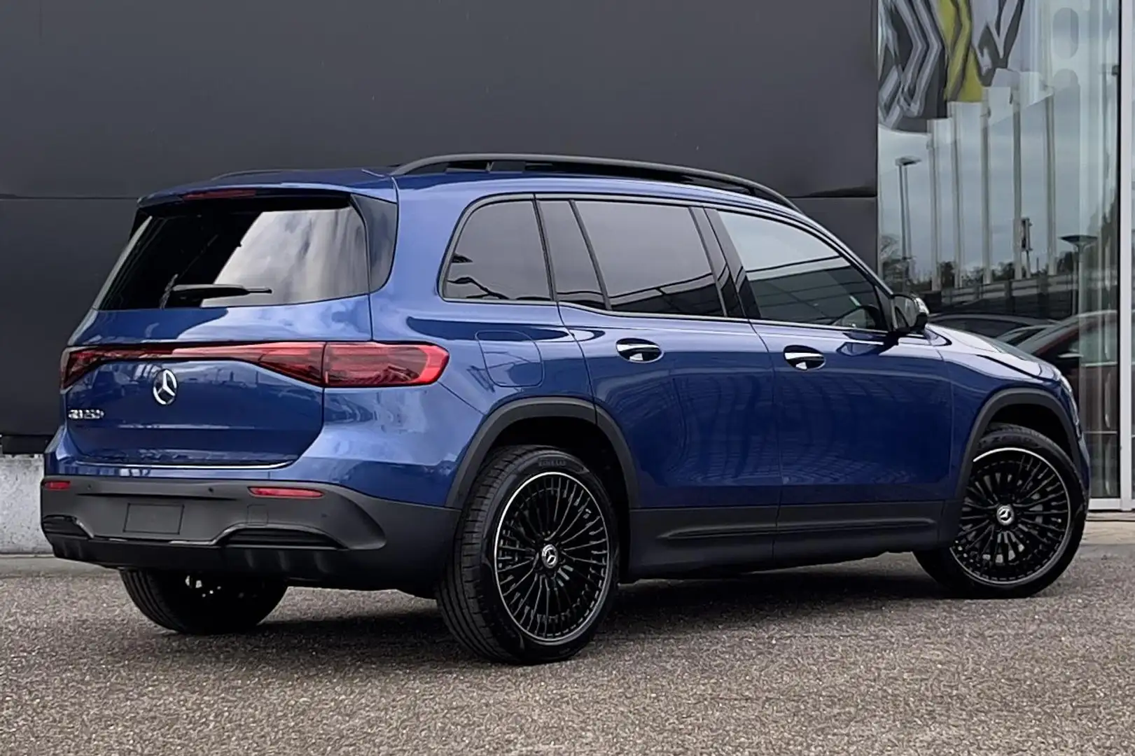 Mercedes-Benz EQB 250 EQB 250+ Business Solution AMG | Nightpakket | Ada Azul - 2