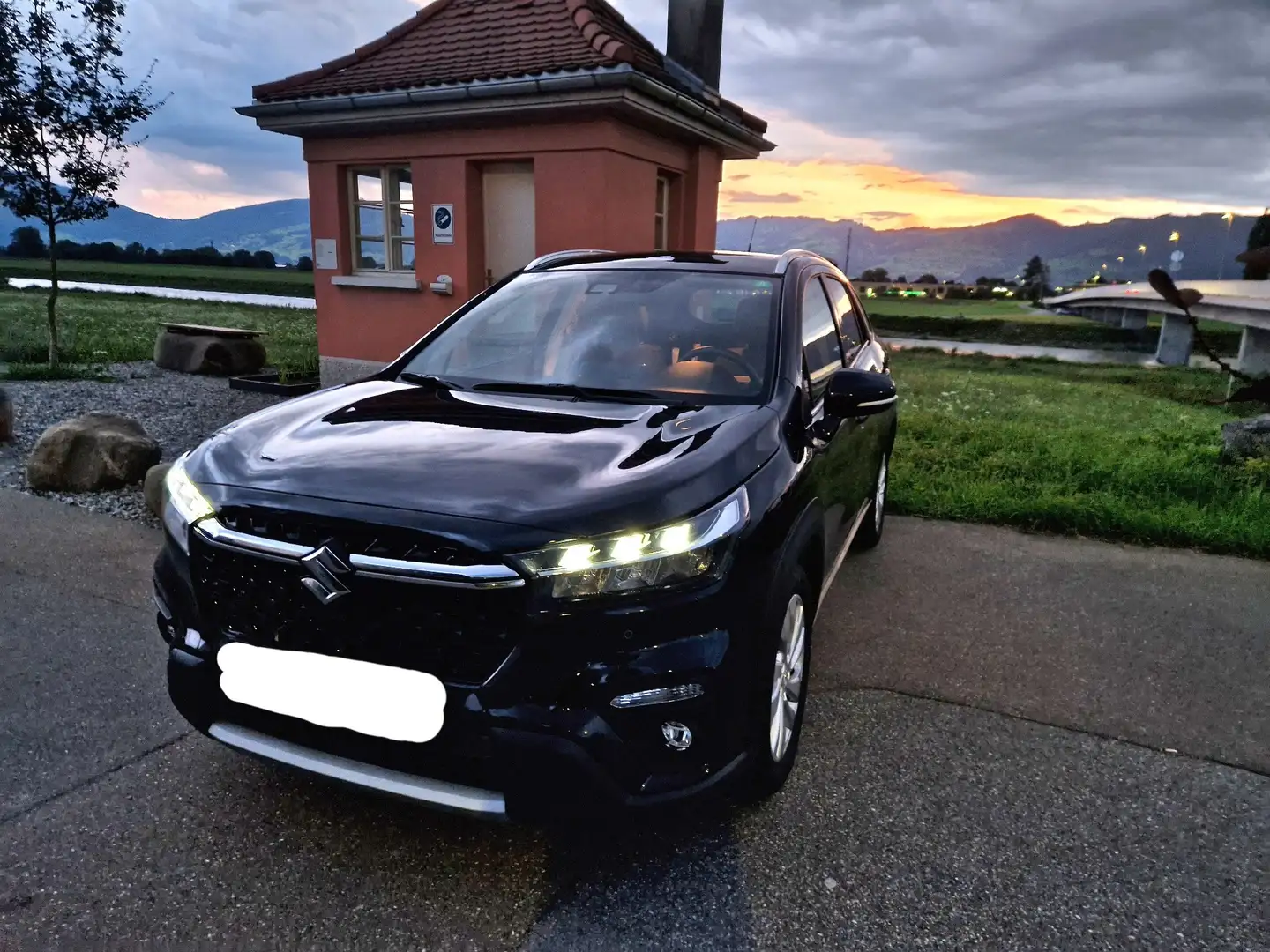Suzuki S-Cross 1,5 Strong Hybrid ALLGRIP 6AGS flash Aut. Schwarz - 1