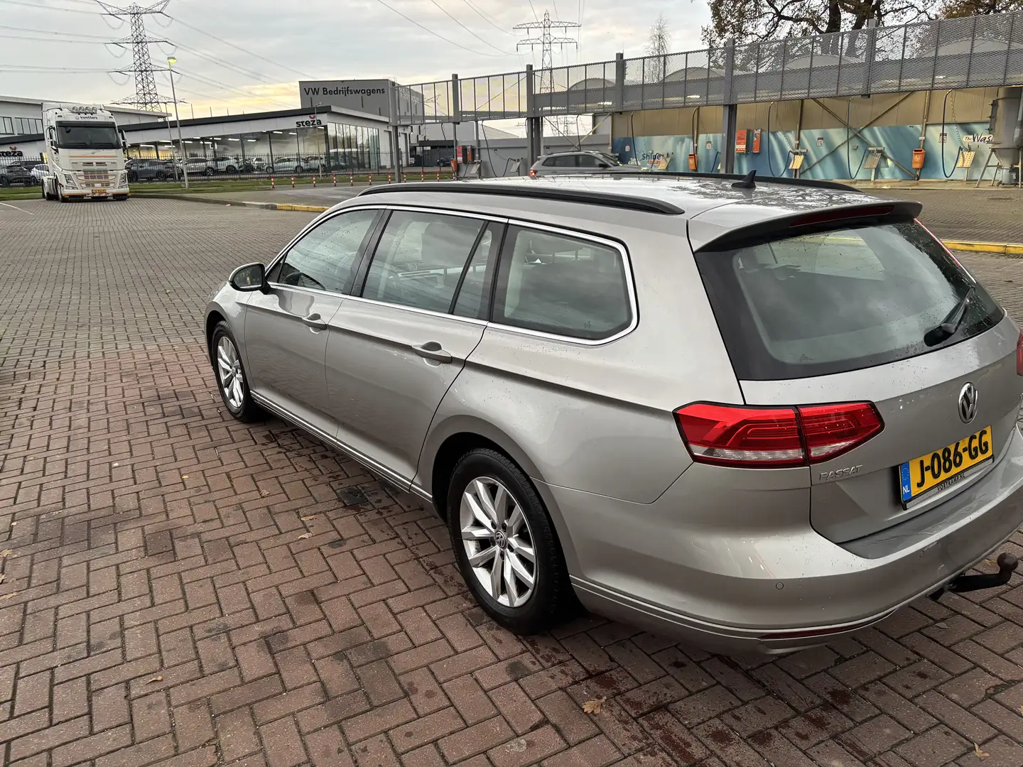 Volkswagen Passat 1.4 TSI ACT HL Bns R Grijs - 2