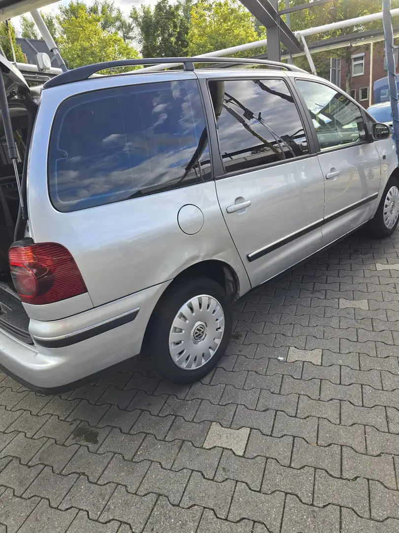 Volkswagen Sharan 1.8 5V Turbo Trendline Benzin/Gas Scheckheft 7.Sit Silber - 1