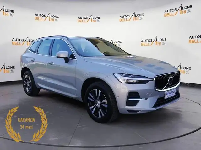 Volvo XC60 B4 D AWD automatico Momentum Pro