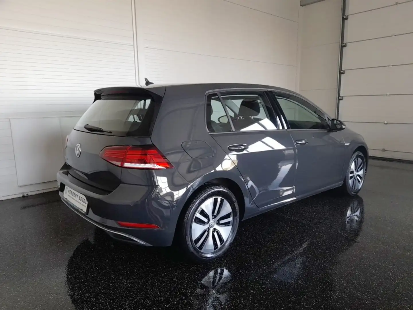 Volkswagen Golf E-GOLF 35,8kWh *CCS-LADEDOSE / LED / NAVI / PDC VO&HI / TEMPOMAT / 2-ZONEN KLIMA* Grau - 2