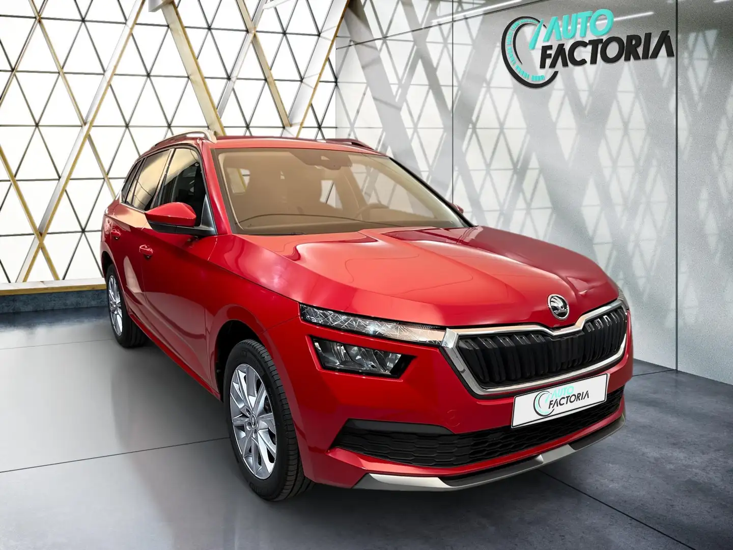 Skoda Kamiq -28% 1.0 TSI 110cv +MIRRORLINK+CAM+LED+Options Rouge - 2