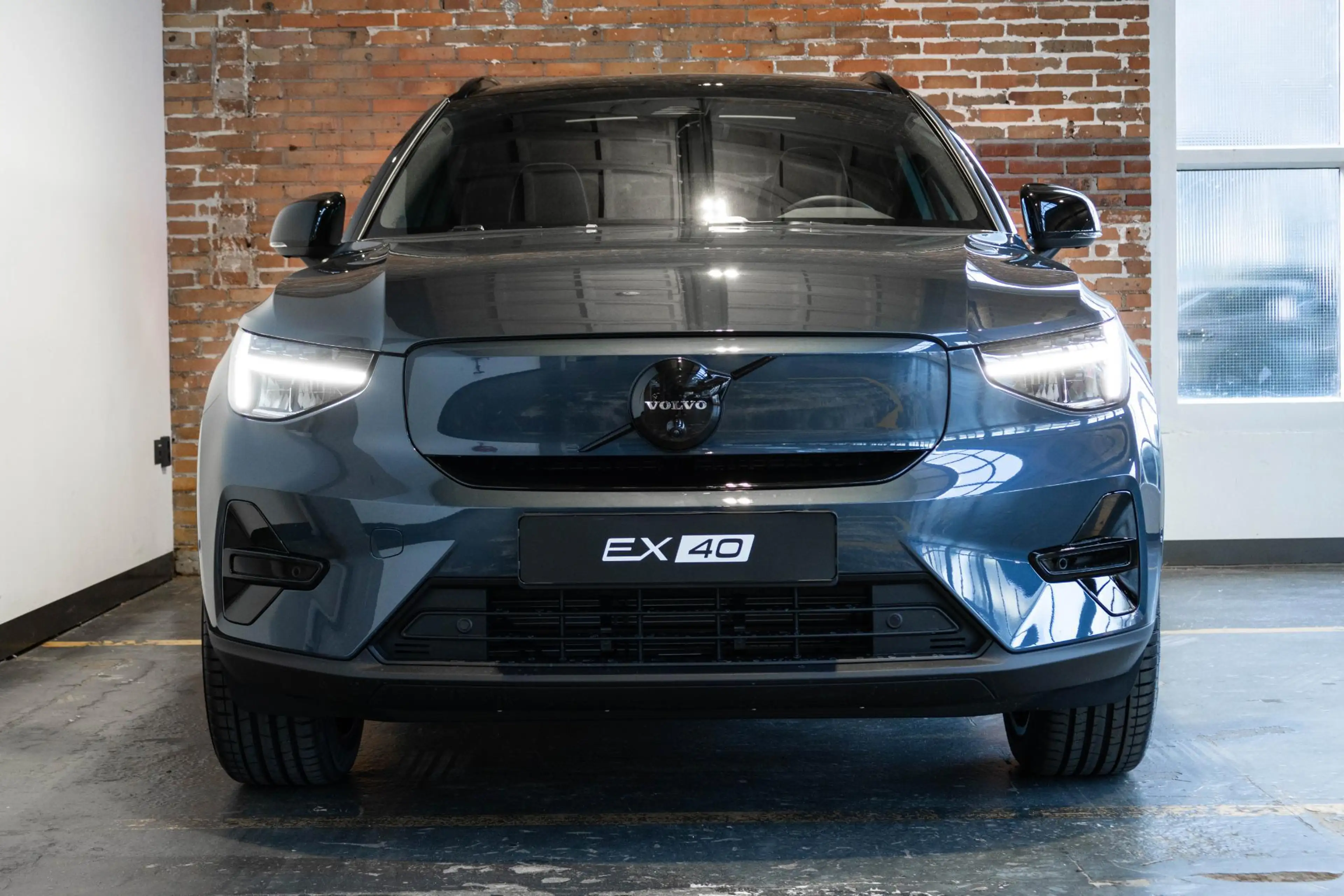 Volvo EX40 Single Motor Extended Range Ultra Black Edition | — photo 5