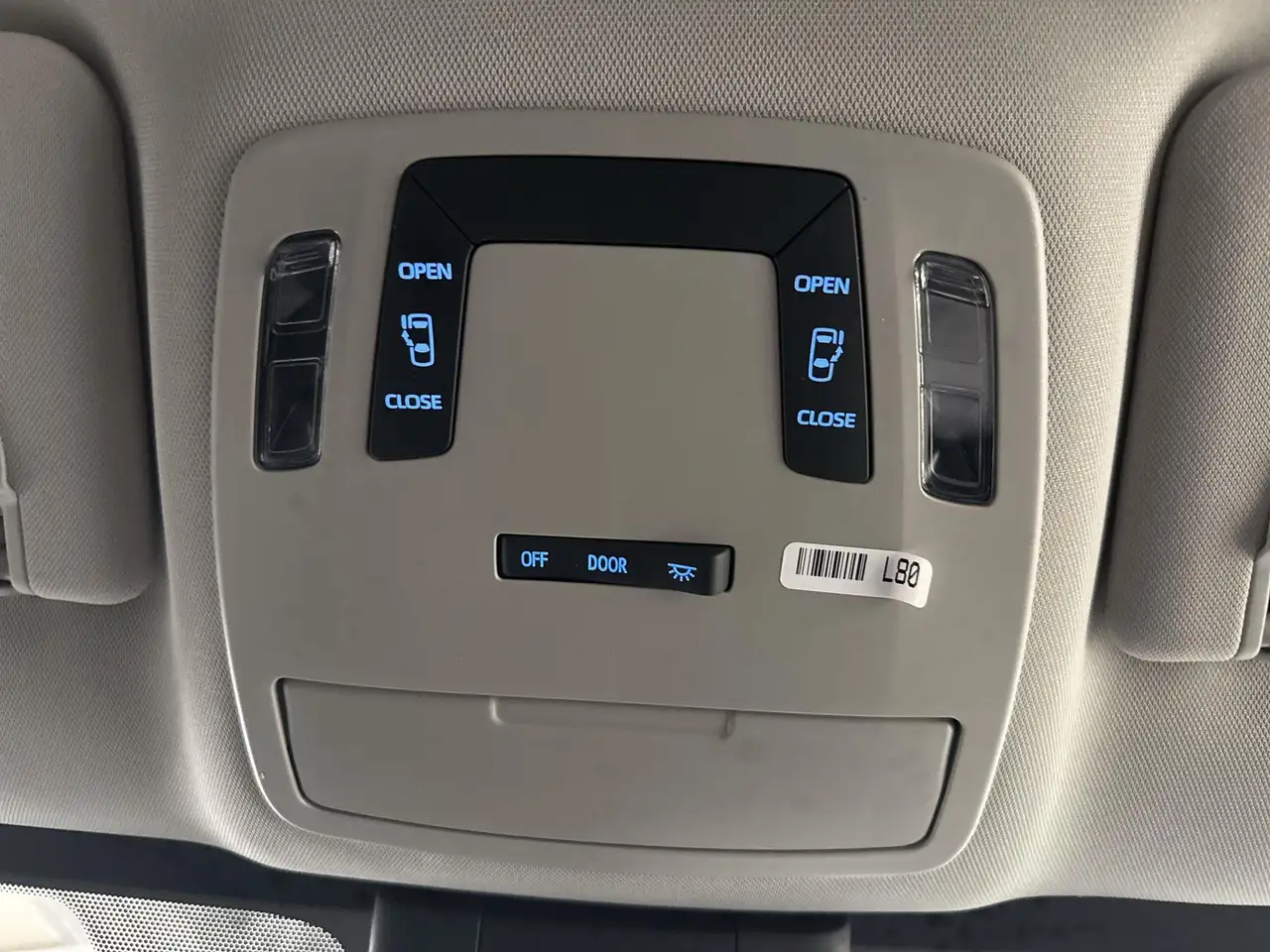 Toyota Sienna снимка Toyota Sienna