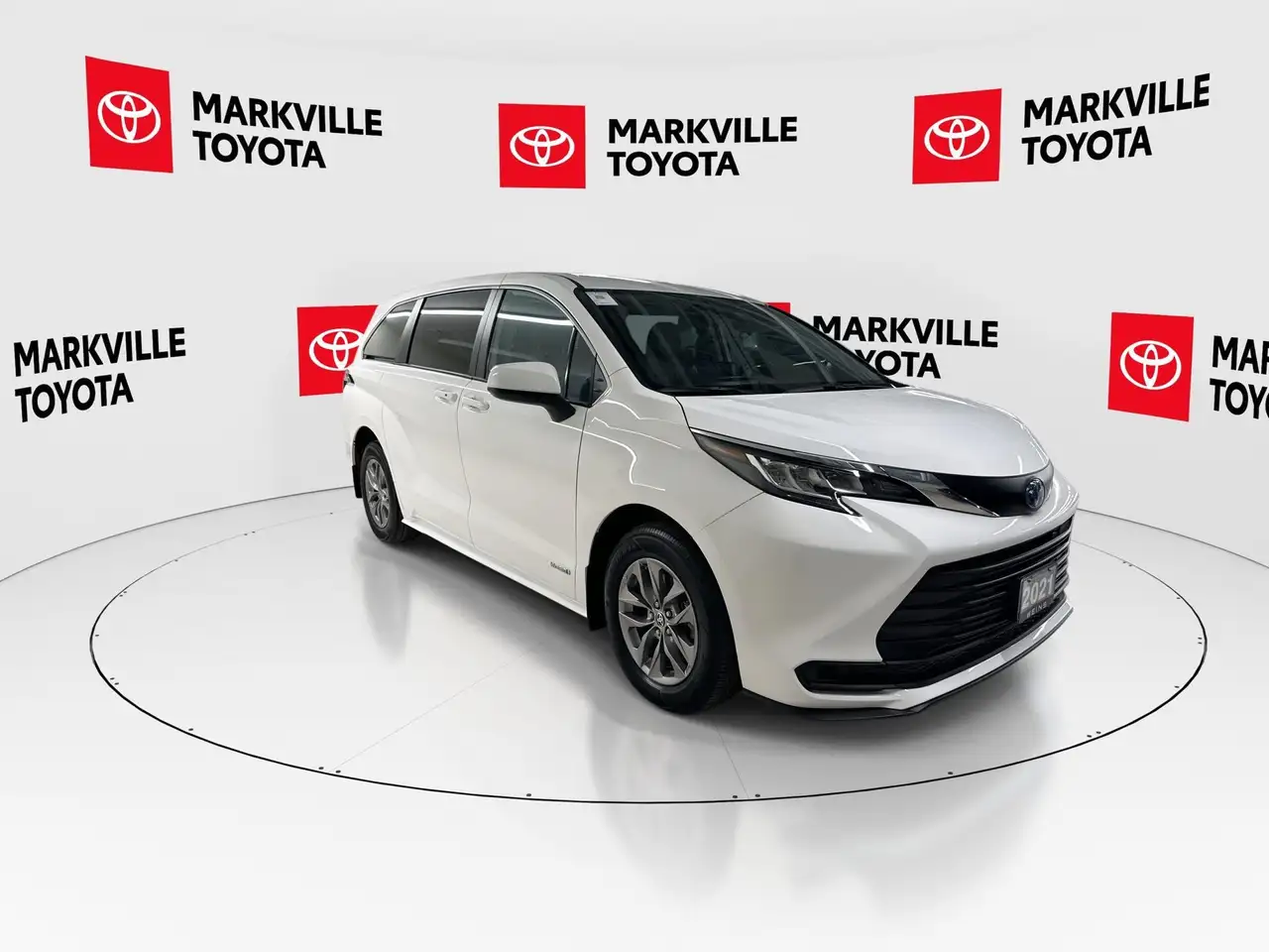 Toyota Sienna снимка Toyota Sienna